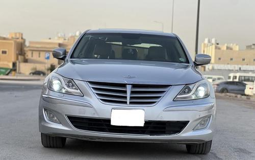 هيونداي جينيسيس 2013