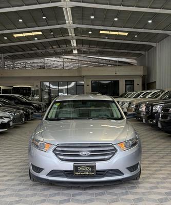 Ford Taurus 2016