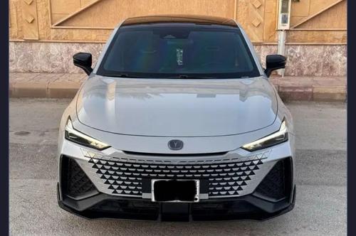 شانجان UNI-V 2025