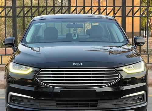 Ford Taurus 2021