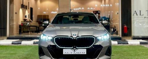 بي ام دبليو 520 2025