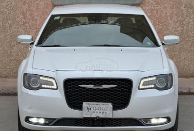 كرايسلر 300 2021