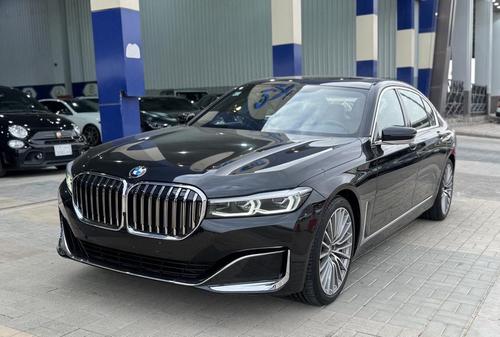 BMW 730 2022