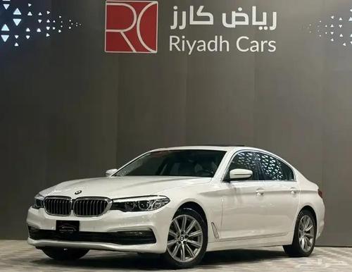 بي ام دبليو 520 2020