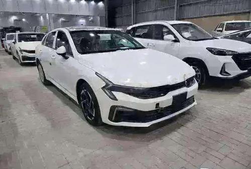 كيا K5 2025