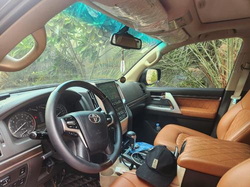 Toyota Land Cruiser 2011