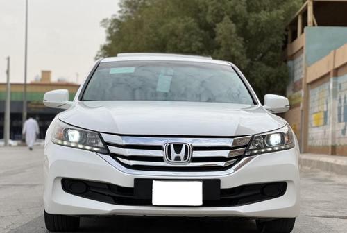 هوندا أكورد 2015