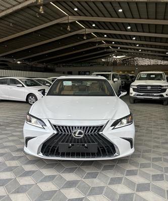 Lexus ES 350 2025
