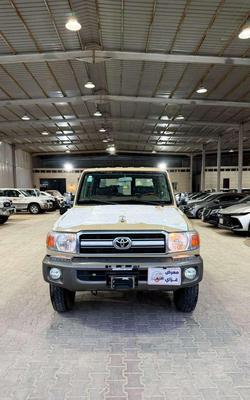 Toyota Land Cruiser 70 2013
