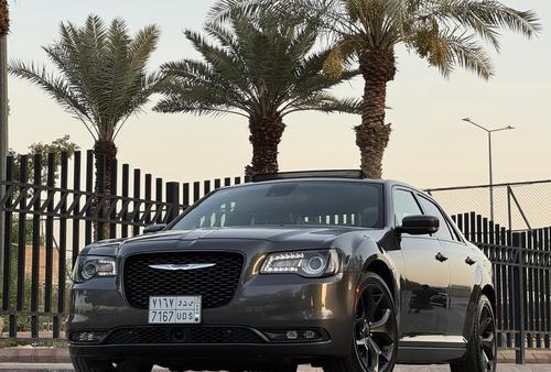 كرايسلر 300 2023