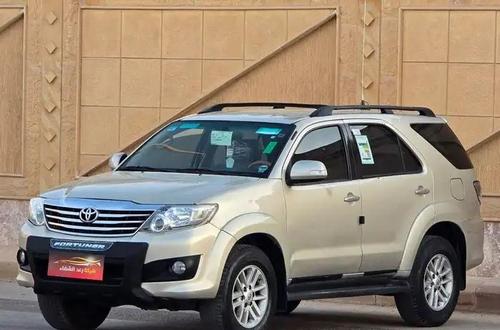 Toyota FJ 2012