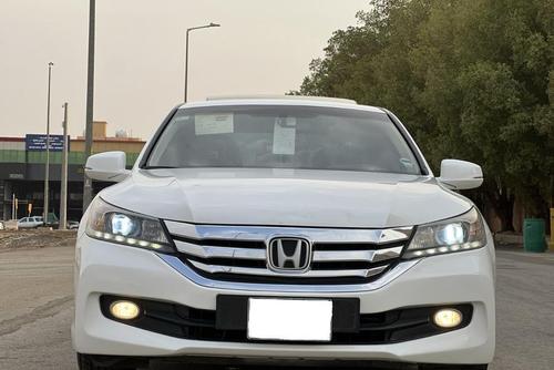 هوندا أكورد 2016