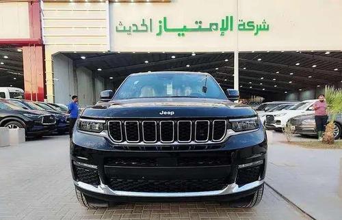 جيب جراند شيروكي 2025