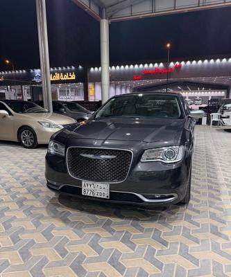 كرايسلر 300 2017