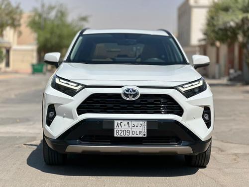 تويوتا راف فور 2025