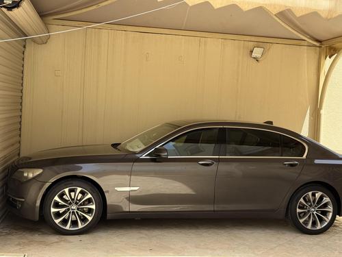بي ام دبليو 7 Series 2015