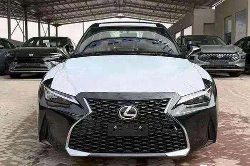 لكزس Ls 2025