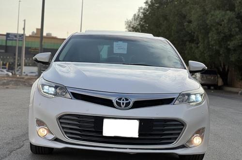 تويوتا أفالون 2014