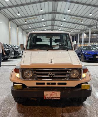 Toyota Land Cruiser 70 2006