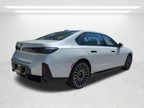 BMW 740 2027