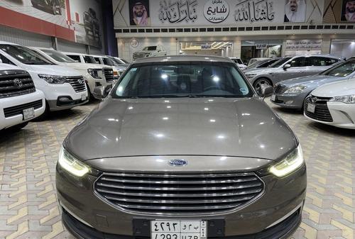 Ford Taurus 2021