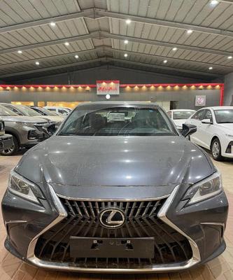 Lexus ES 350 2025