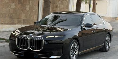 BMW 735 2024