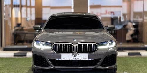 BMW 550 2021