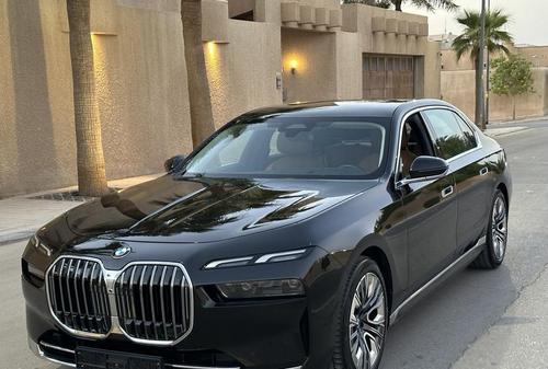 BMW 735 2024