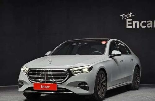 Mercedes E 300 2025