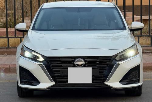 Nissan Altima 2023