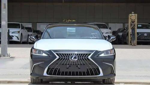 Lexus ES 350 2025