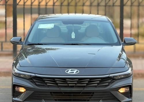 Hyundai Elantra 2025