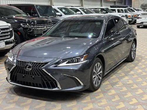 Lexus ES 350 2025