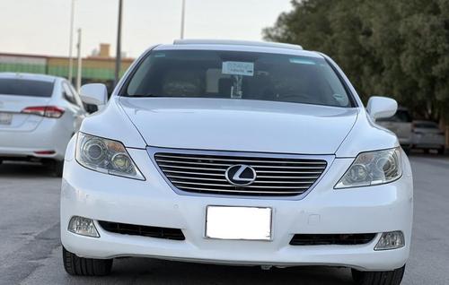 لكزس أخرى 2008