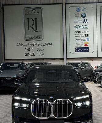 بي ام دبليو 735 2024