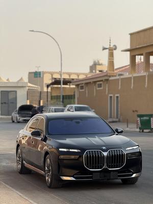BMW 735 2024