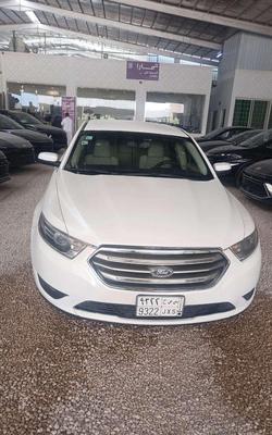 Ford Taurus 2016