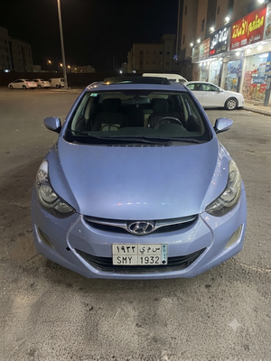 Hyundai Elantra 2012