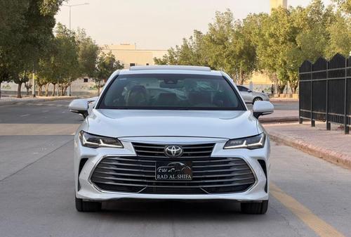تويوتا أفالون 2022