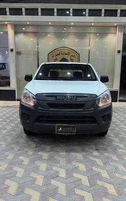 ايسوزو دى ماكس 2023