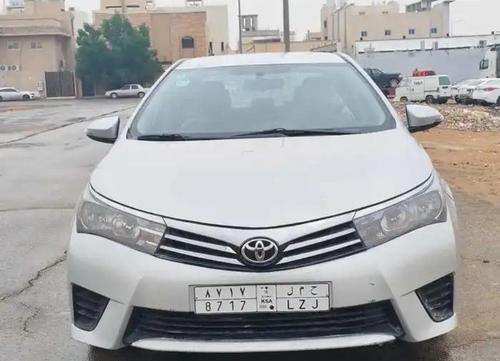 تويوتا كورولا 2015