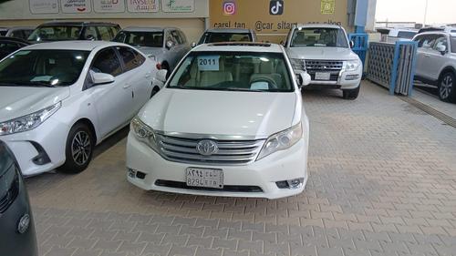 تويوتا أفالون 2011