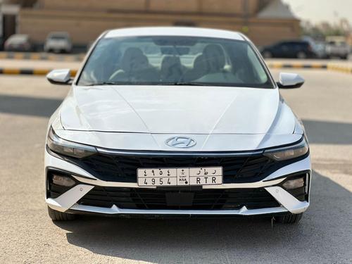 Hyundai Elantra 2024