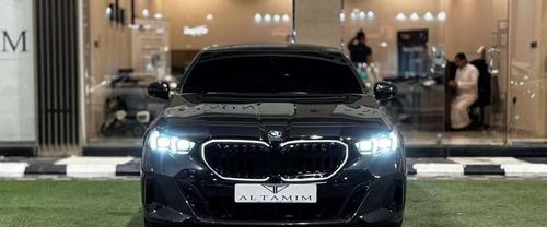 بي ام دبليو 520 2024