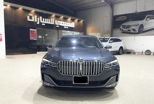 بي ام دبليو 730 2021