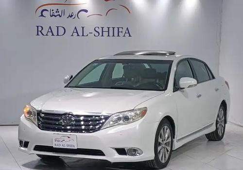 تويوتا أفالون 2012