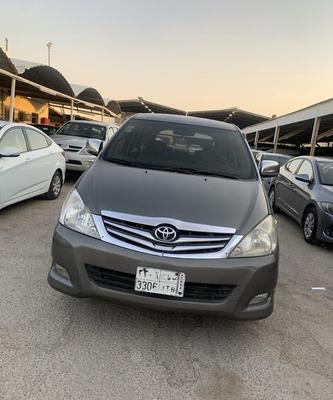 Toyota Innova 2011
