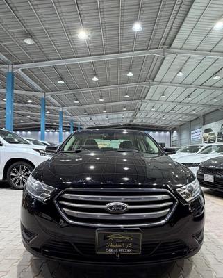 Ford Taurus 2017