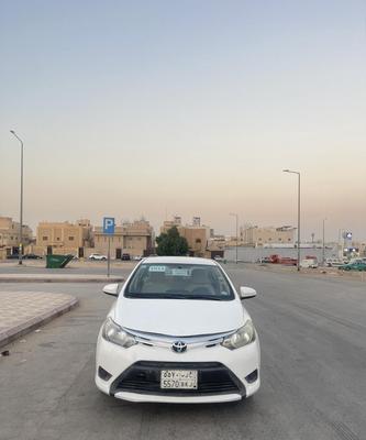 تويوتا ياريس 2015